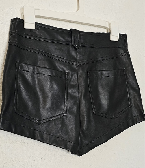 F21 Faux leather lace up shorts size Medium - Picture 6 of 7